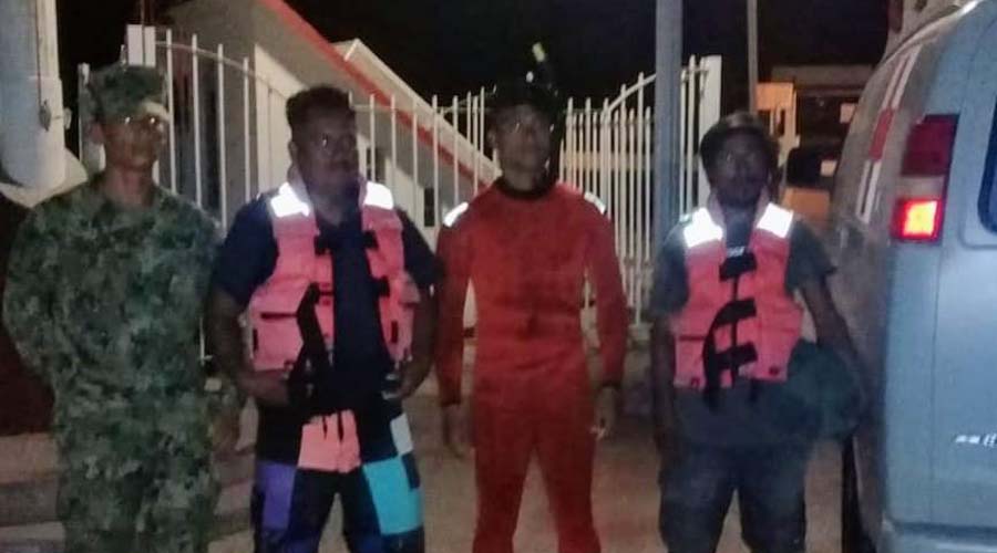 Rescatan en Huatulco a dos pescadores que se encontraban en altamar | El Imparcial de Oaxaca
