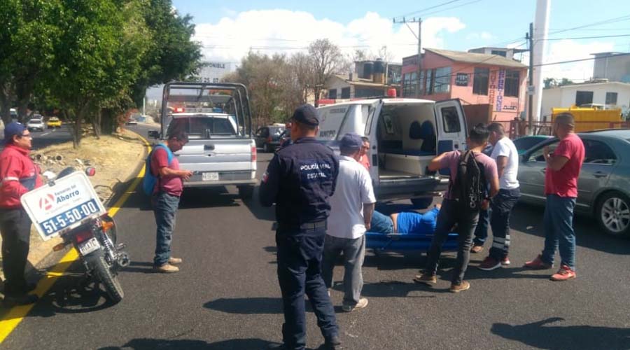 Derrapa motociclista en Símbolos Patrios | El Imparcial de Oaxaca