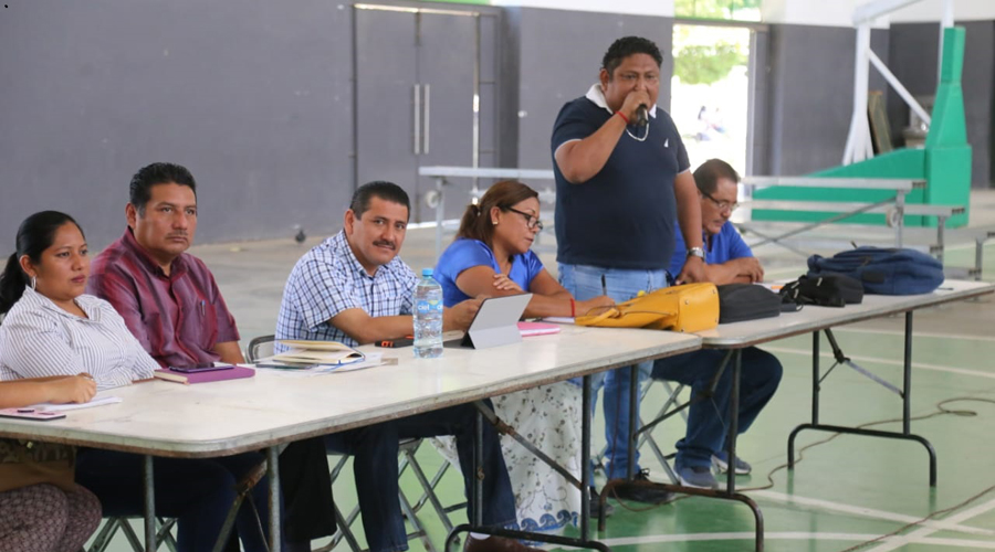 Analizan la reconstrucción de las escuelas en Salina Cruz