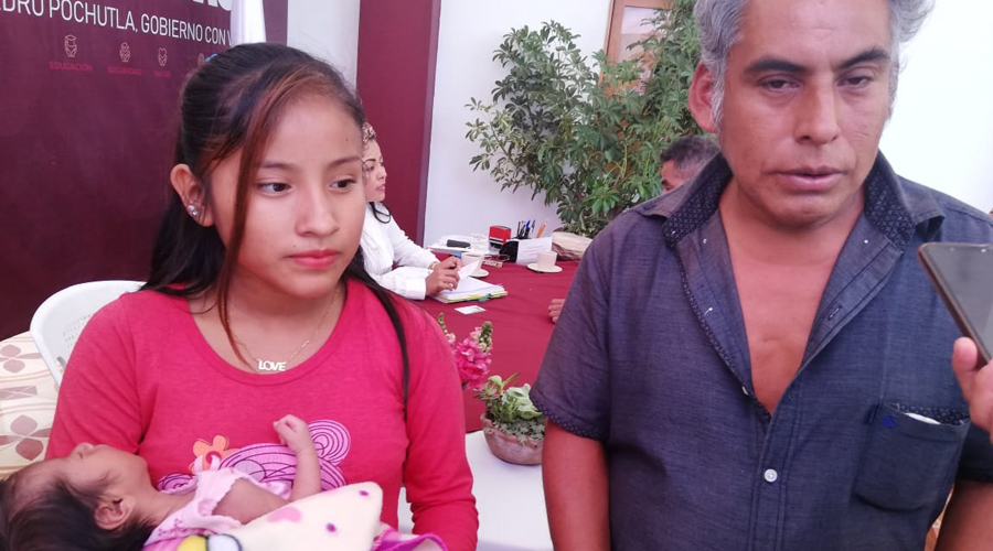 Apoya traductor en trámites a indígenas zapotecas de Pochutla | El Imparcial de Oaxaca