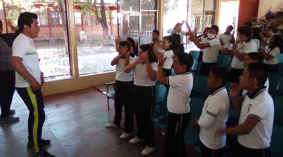 Colectivo  “DiidxaXcuidi”  busca fomentar la lectura en Juchitán