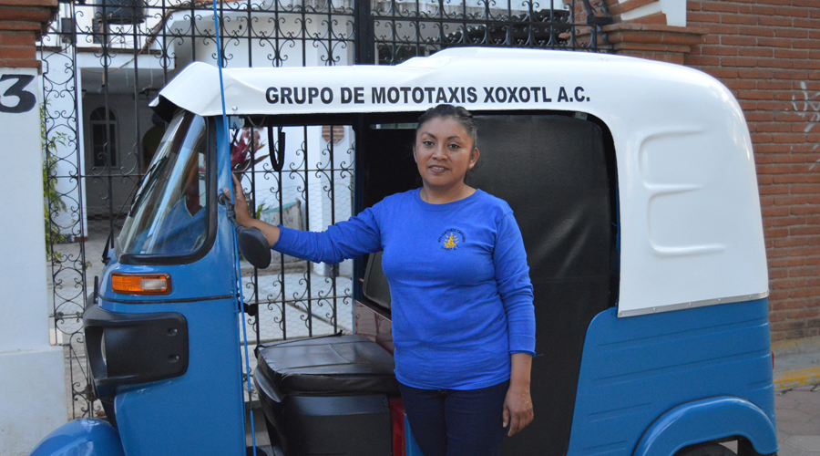 De madre soltera a  mujer mototaxista en Oaxaca