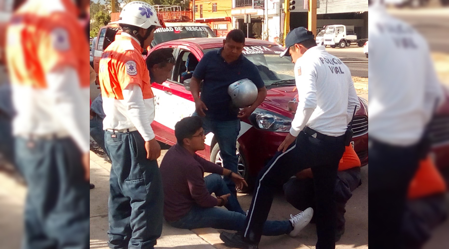 Choca taxi contra motociclista en Símbolos Patrios | El Imparcial de Oaxaca