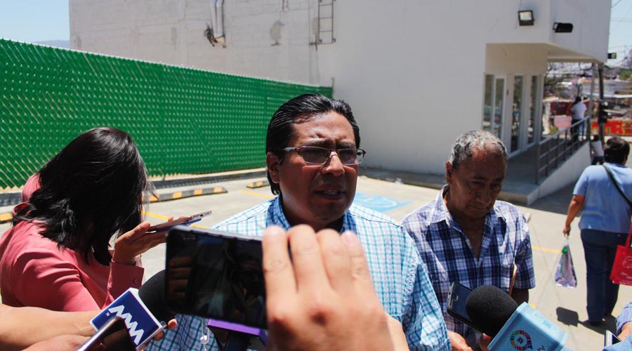 En el Barrio de Xochimilco piden reubicar farmacia