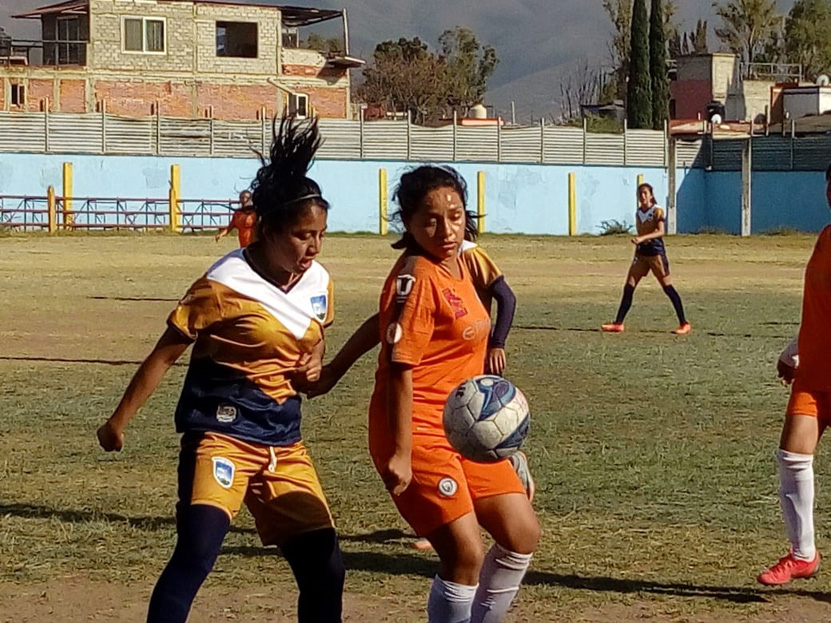 Ponen sus garras en el futbol femenil | El Imparcial de Oaxaca