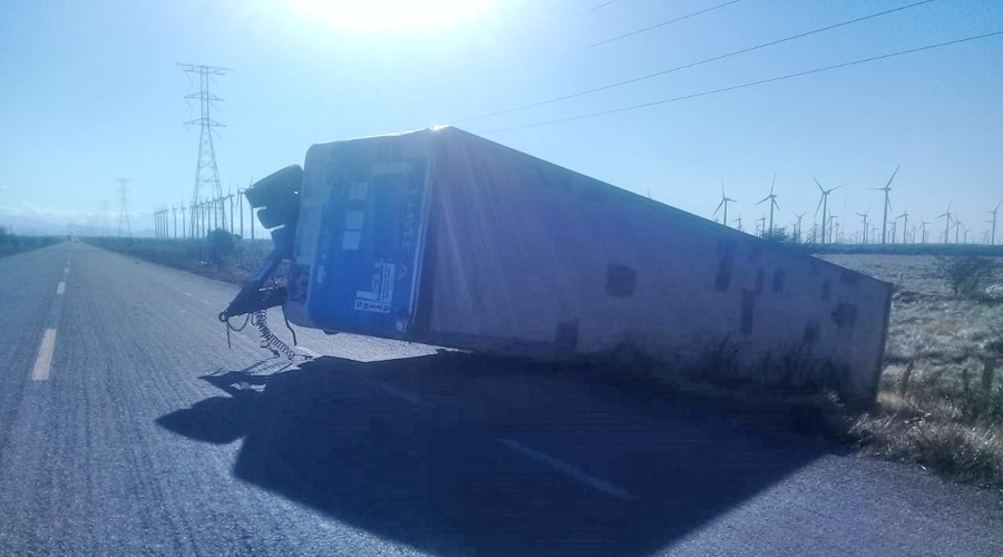 Vuelca trailer en carretera 190 de La Ventosa | El Imparcial de Oaxaca