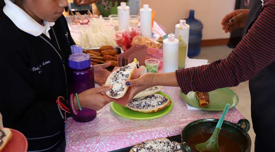 Nutriólogos y escuelas de Oaxaca, se unen para evitar el consumo de chatarra
