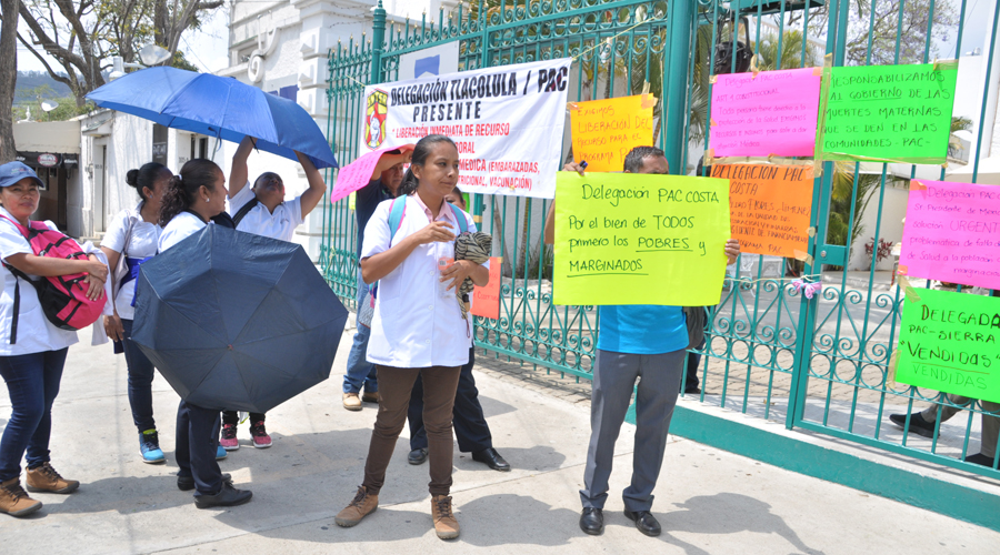 Mantienen protestas trabajadores del Programa de Ampliación de Cobertura | El Imparcial de Oaxaca