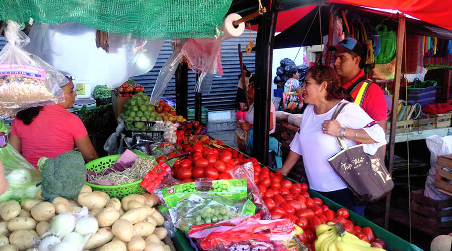 Particulares trafican con locales comerciales en los mercados de Salina Cruz
