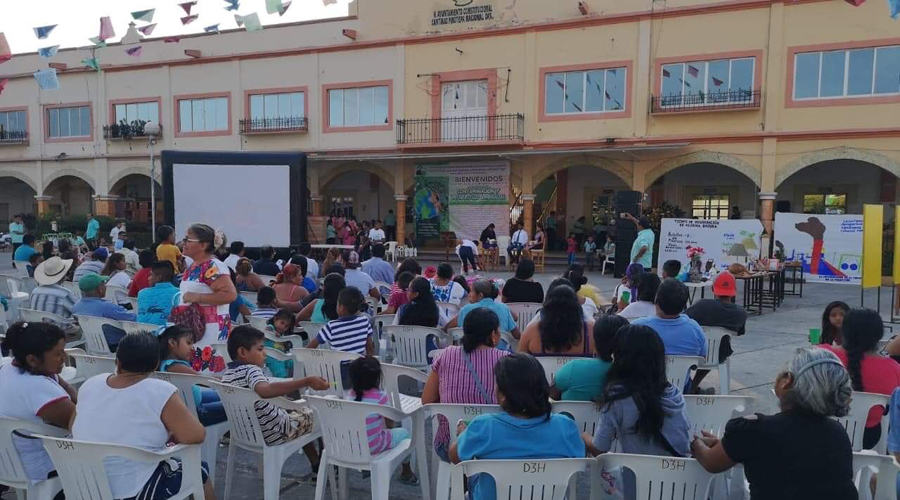 Presentan alumnos de la Costa proyectos pedagógicos | El Imparcial de Oaxaca