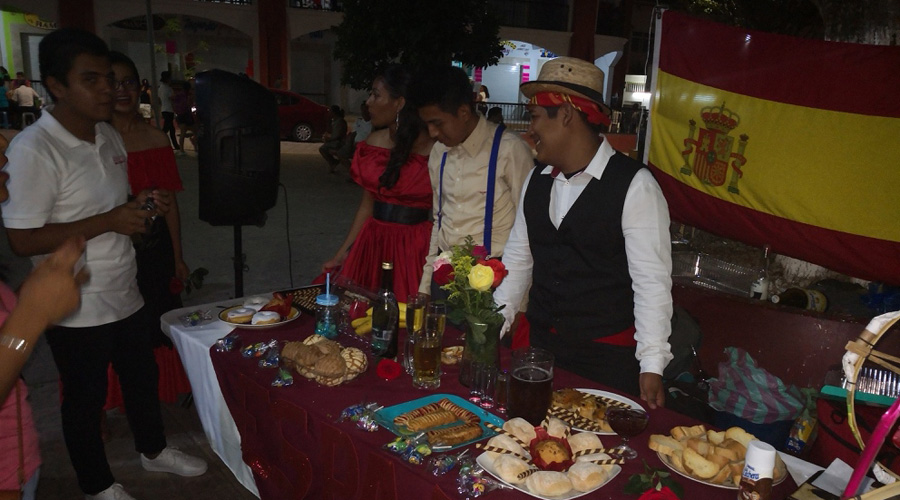 Realizan alumnos, el tercer Festival de las Culturas | El Imparcial de Oaxaca