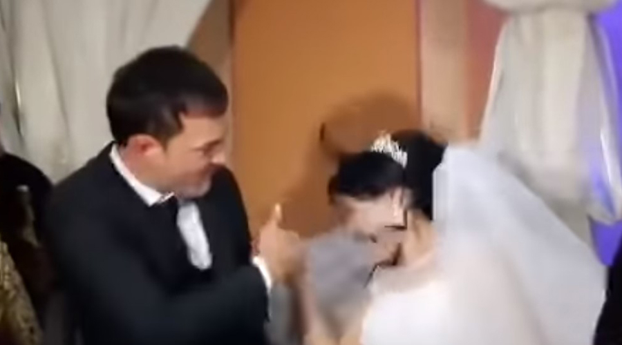 Video: Abofetea a su novia en plena boda por una broma inocente | El Imparcial de Oaxaca