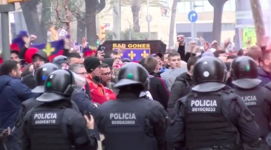 Aficionados del Olympique de Lyon resultaron heridos previo al juego contra Barcelona | El Imparcial de Oaxaca