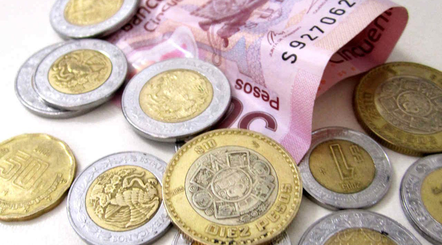 Peso muestra su primer caída en el actual gobierno