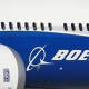 Acciones de Boeing siguen en picada por suspensión a aviones 737
