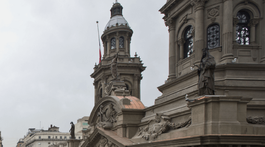 Sacerdote viola a hombre en la Catedral de Santiago de Chile | El Imparcial de Oaxaca