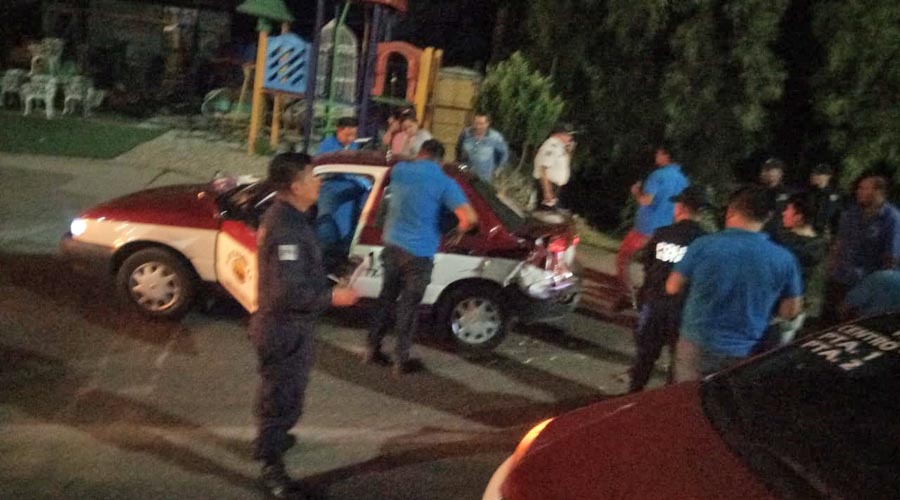 Ebrio conductor choca contra taxi en Santa María Coyotepec | El Imparcial de Oaxaca