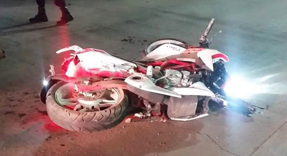 Motociclista fallece al instante tras chocar contra glorieta en Huajuapan | El Imparcial de Oaxaca