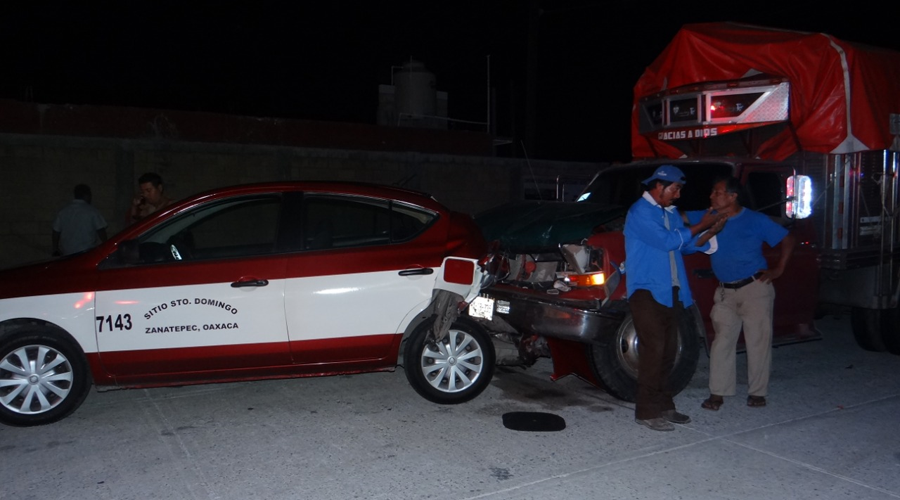 Choca taxi contra camioneta de tres toneladas en Juchitán | El Imparcial de Oaxaca