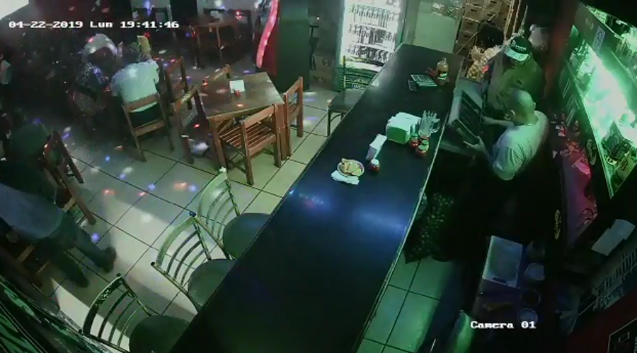 Video: Asaltan bar en el centro de la ciudad de Oaxaca | El Imparcial de Oaxaca
