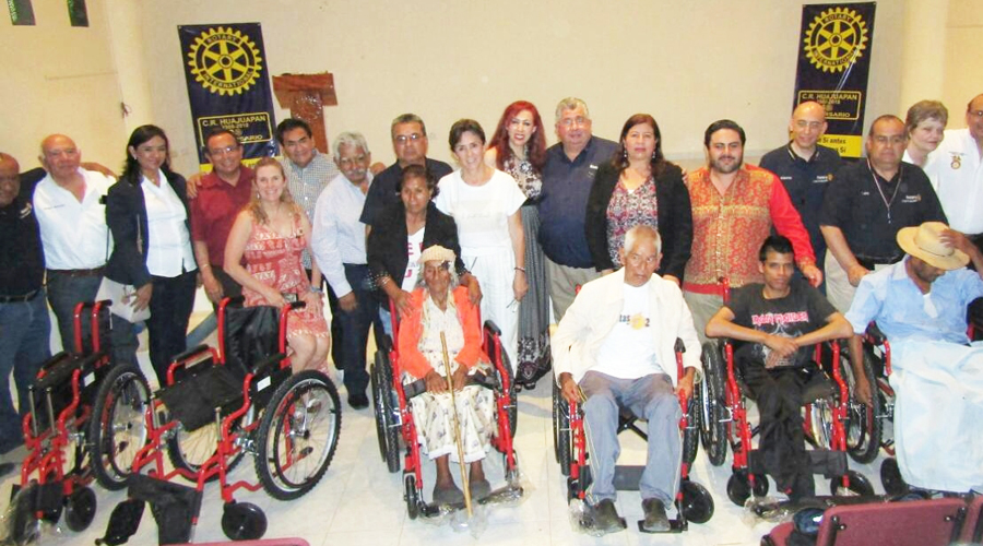 Dona Club Rotario 10 sillas de ruedas en Huajuapan | El Imparcial de Oaxaca