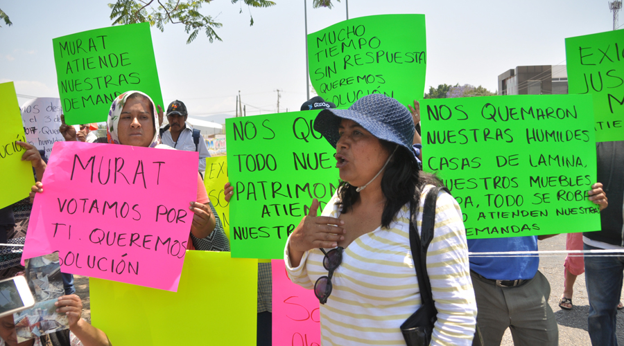 Desplazados de varias  colonias de Oaxaca se manifiestan