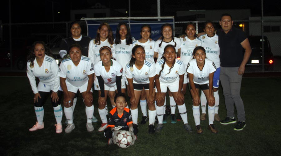 Se coronan “Las Divas” en Torneo de Futbol 7 | El Imparcial de Oaxaca