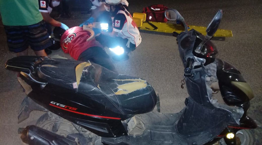 Derrapa joven empleado de Xoxo en su motocicleta