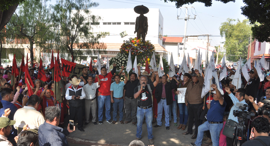 Rinden homenaje a Zapata con bloqueos y tomas de oficinas en Oaxaca | El Imparcial de Oaxaca