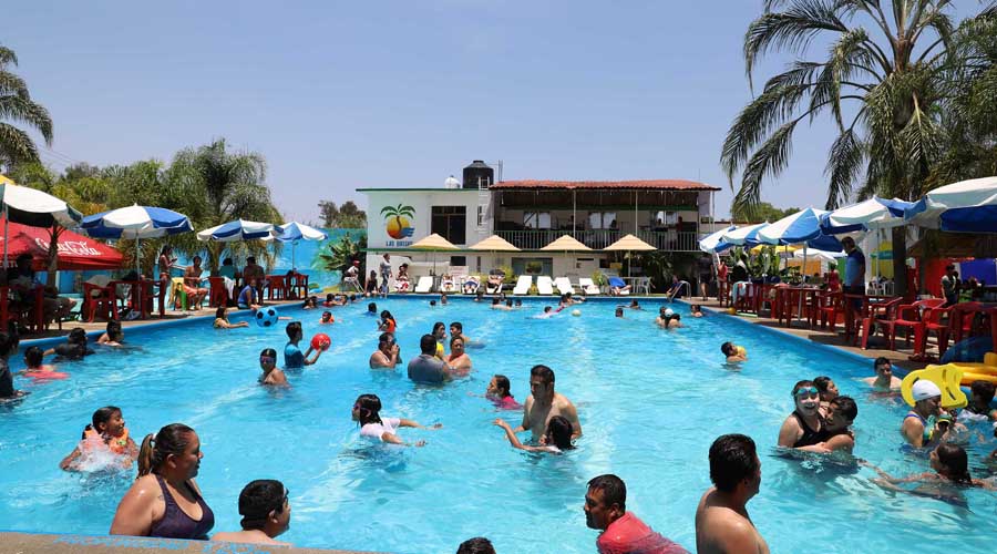 Abarrotan los balnearios en “Sábado de Gloria” en Oaxaca