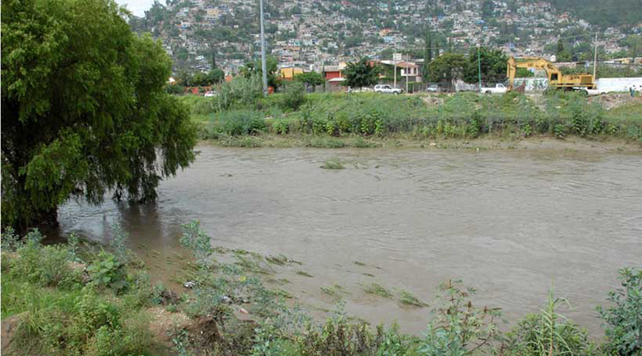 El Río Atoyac sigue siendo depósito de aguas negras