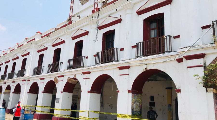 Encuentran túnel durante trabajos realizados en el palacio de Juchitán