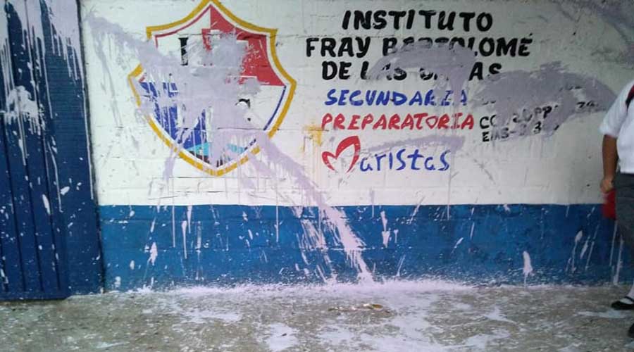 Grupo de vándalos pintarrajea escuela de Salina Cruz | El Imparcial de  Oaxaca