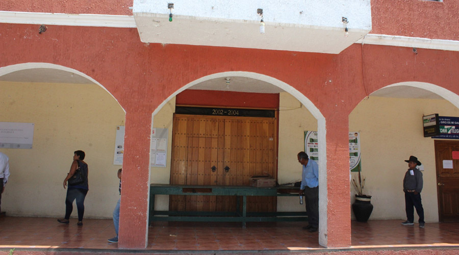 Liberan a funcionarios  retenidos en Huajolotitlán | El Imparcial de Oaxaca