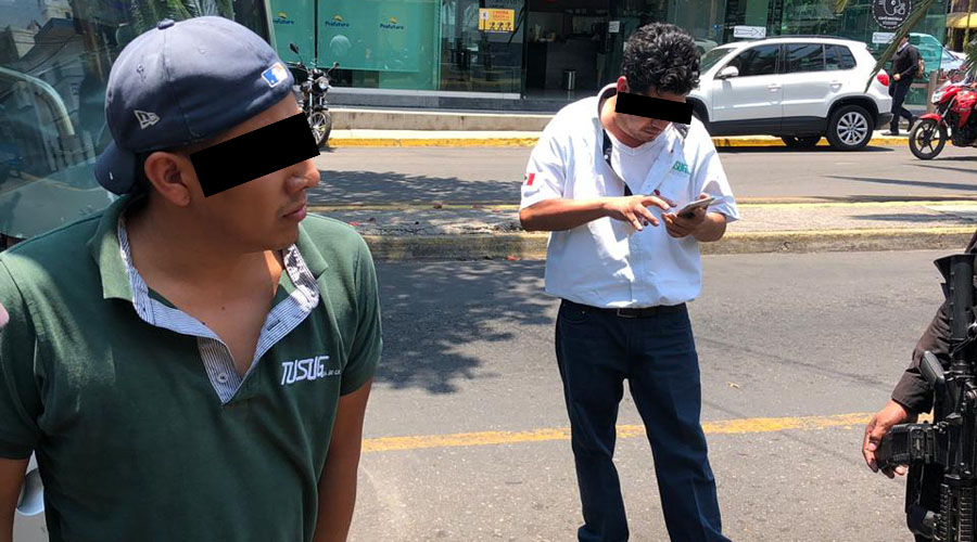 Se pelean urbaneros en la colonia Reforma, Oaxaca | El Imparcial de Oaxaca