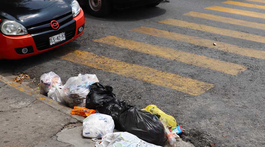 Piden sancionar a quien tire basura en las calles de Oaxaca