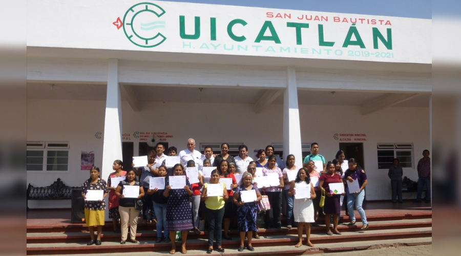 Trabajan juntos para abatir en Cuicatlán el analfabetistmo | El Imparcial de Oaxaca