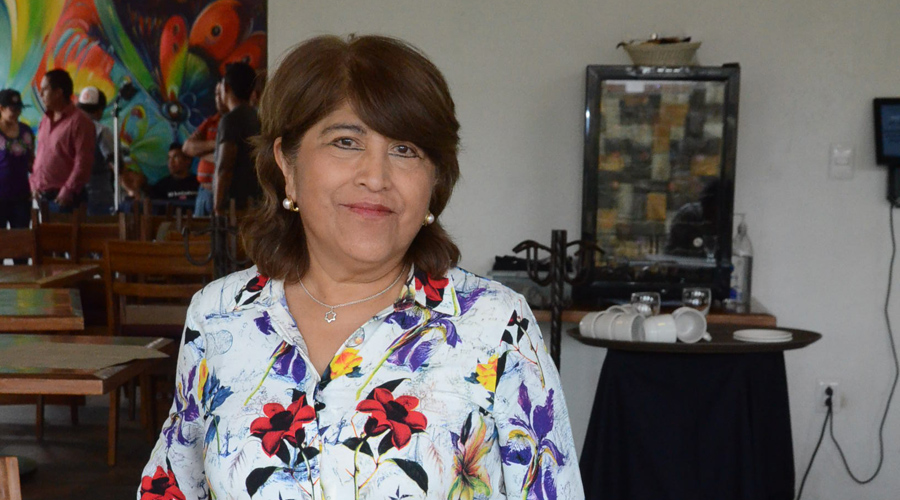 Ruth recibe  felicitaciones