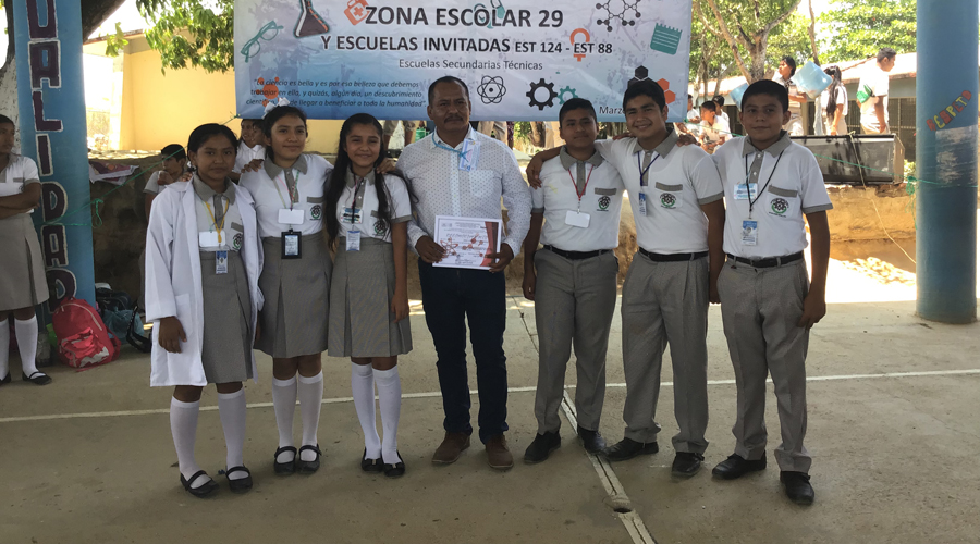 Realizan alumnos de la Costa de Oaxaca, Feria de las Ciencias