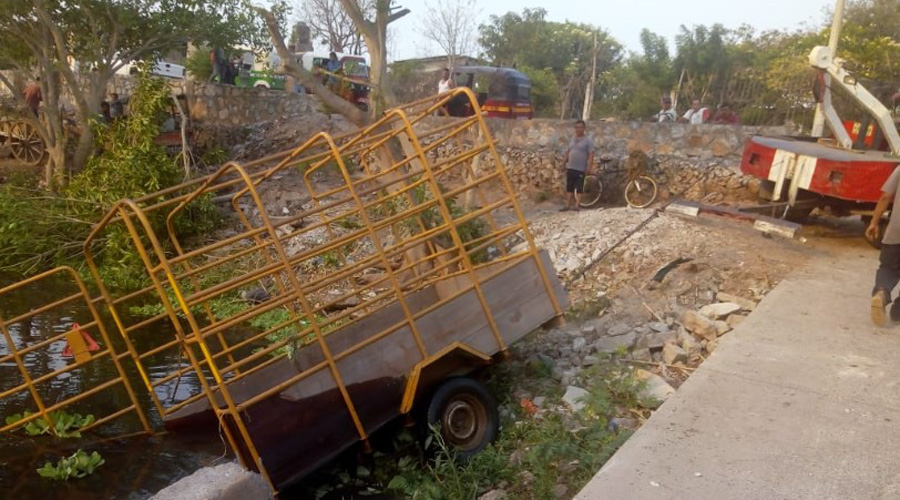 Remolque cae al río Los Perros en Juchitán | El Imparcial de Oaxaca