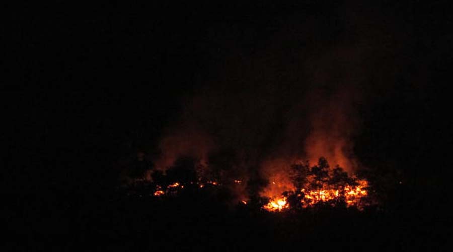 Se suscita incendio en El Mirador, Huautepec