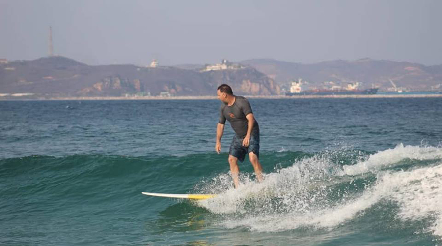 Surfistas se oponen al proyecto de modernización en Punta Conejo
