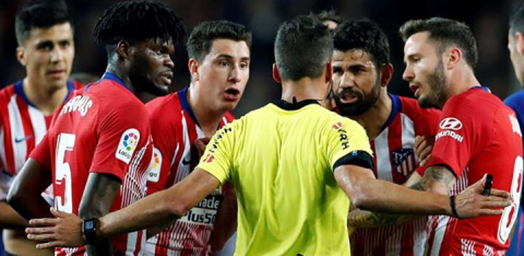 Diego Costa insulta a árbitro; es expulsado del Barcelona vs Atlético de Madrid | El Imparcial de Oaxaca