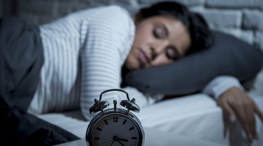 Los peligrosos síntomas de glucosa baja al dormir