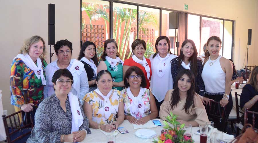 El Club Rotario Guelaguetza organizó un desfile de modas