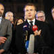 Promete Macron reconstrucción de Notre Dame en cinco años; “será más bella”, dice