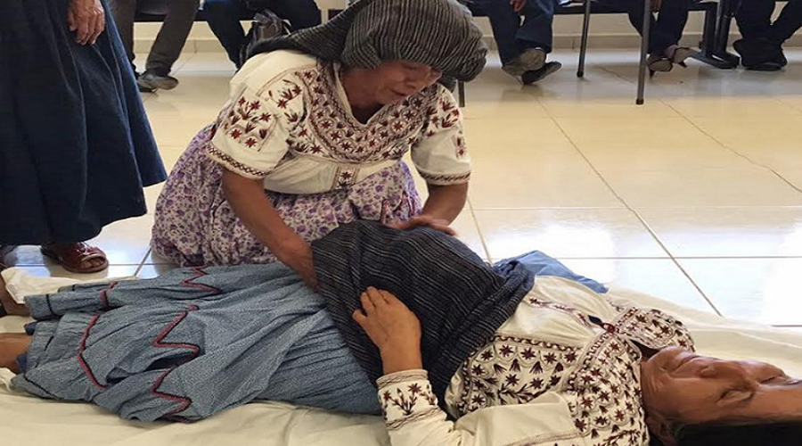 Parteras de Oaxaca no cuentan con respaldo del sector salud
