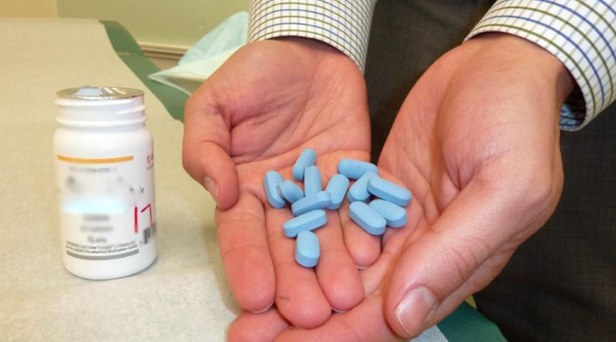 Entregan gratis pastillas que reducen riesgo de contagio de VIH en Cuba