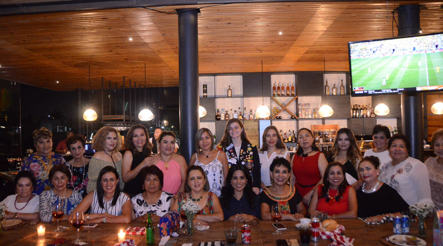 Club Rotario Guelaguetza, organizó una convivencia para festejar el 10 de mayo