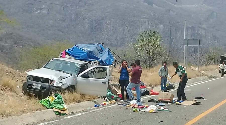 Casi vuelca camioneta en la carretera 190 Oaxaca-Istmo | El Imparcial de Oaxaca